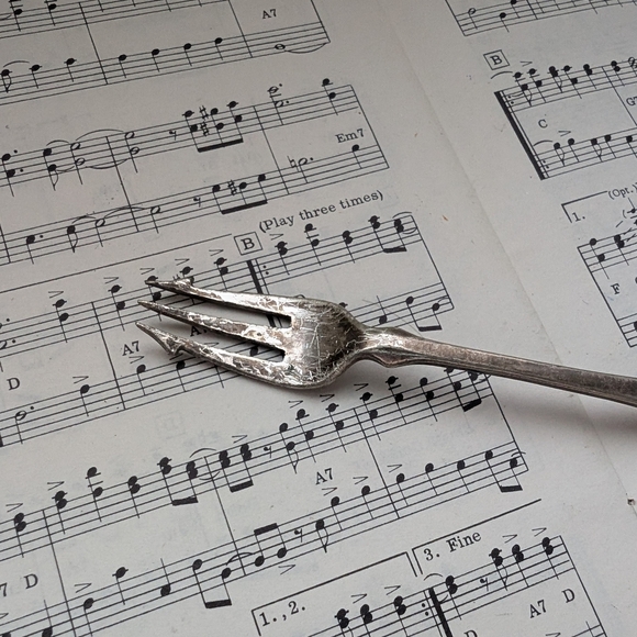 Elegant Silver and Tan Dining Fork - Picture 2 of 7